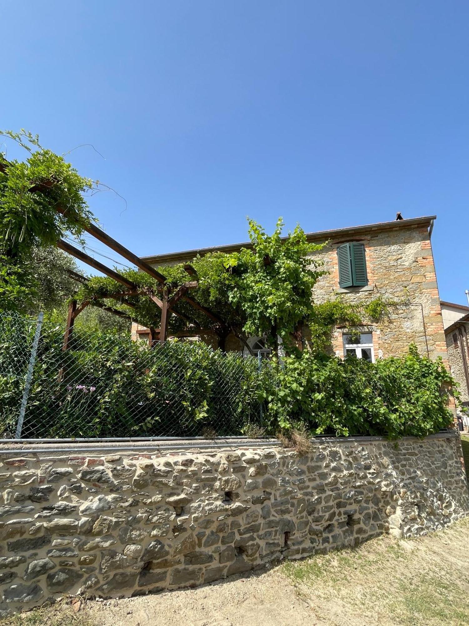 טואורו סול טראסימנו Private Stone Cottage With Starlink & Lake View מראה חיצוני תמונה